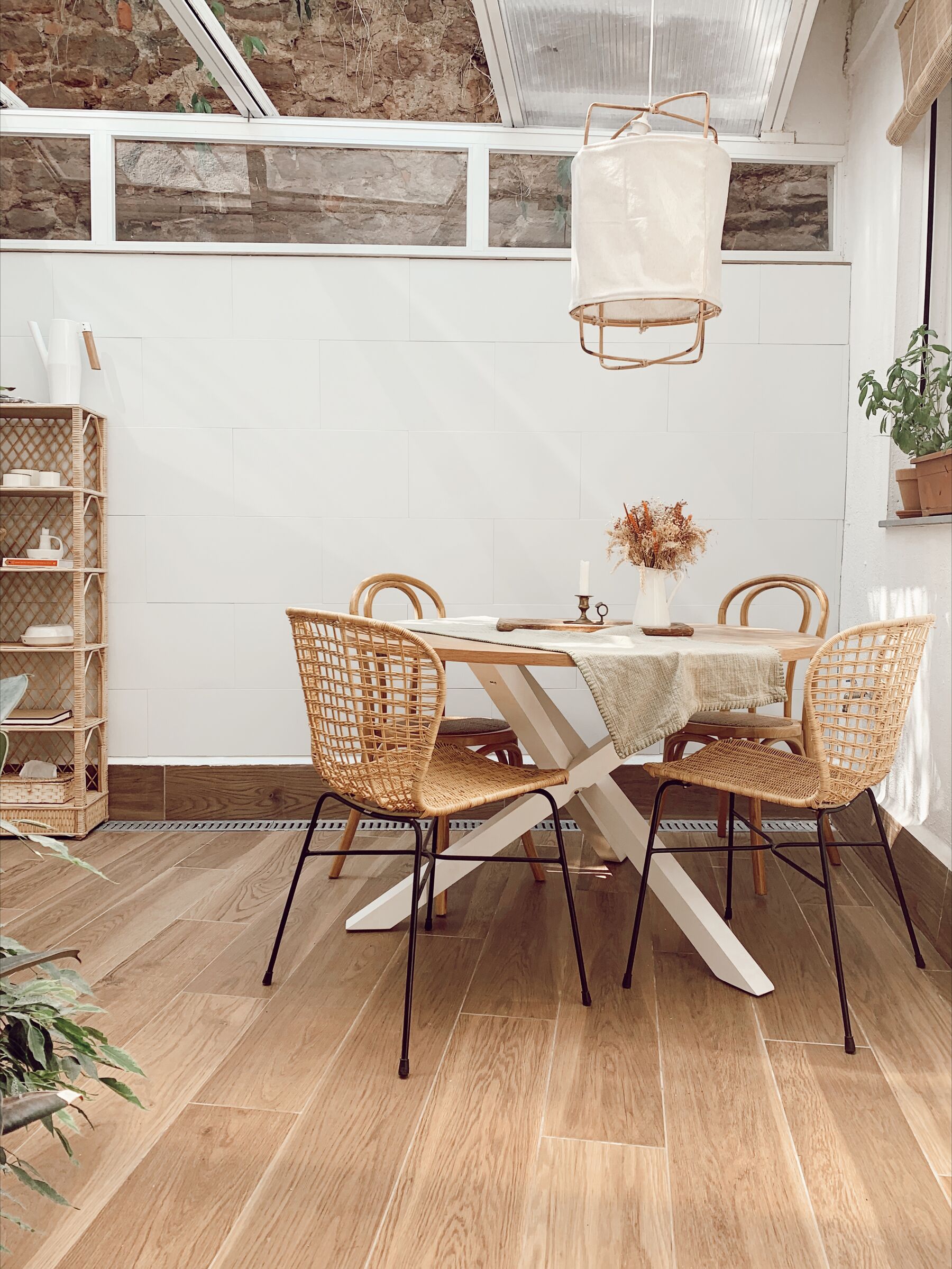 Dining Table JACKSONVILLE Light Brown 120 cm 120 cm
