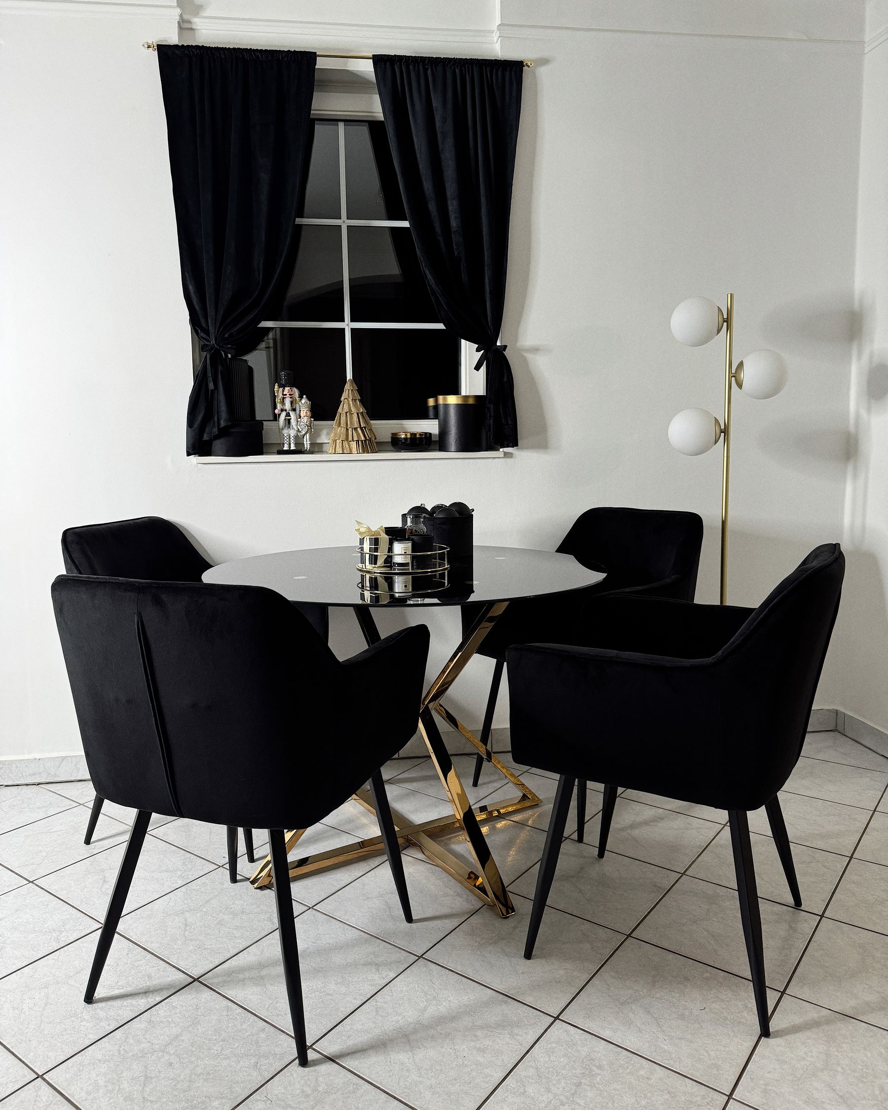 Dining Table BOSCO Black 105 cm 105 cm Tempered Glass